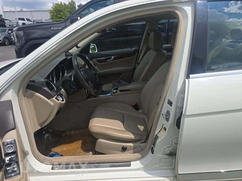 2012 Mercedes-Benz C 250 Sedan - miniatura 6
