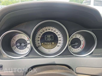 2012 Mercedes-Benz C 250 Sedan - miniatura 9