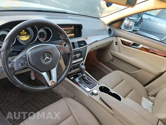 2012 Mercedes-Benz C 250 Sedan – miniatura 11