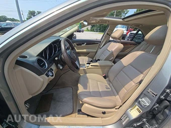 2012 Mercedes-Benz C 250 Sedan – miniatura 3