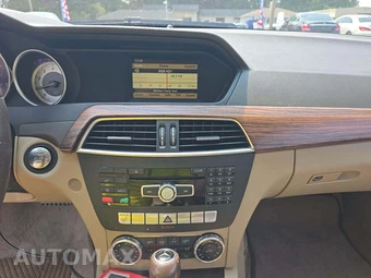 2012 Mercedes-Benz C 250 Sedan – miniatura 7
