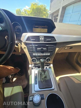 2012 Mercedes-Benz C 250 Sedan – miniatura 10