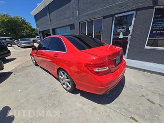 2012 Mercedes-Benz C 250 Sedan – miniatura 2
