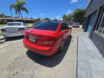 2012 Mercedes-Benz C 250 Sedan – miniatura 3