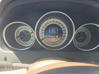 2012 Mercedes-Benz C 250 Sedan – miniatura 9