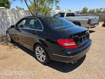 2012 Mercedes-Benz C 300 4MATIC Sedan - miniatura 2