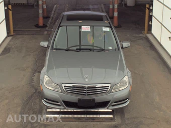 2012 Mercedes-Benz C 300 4MATIC Sedan – miniatura 2