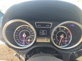 2012 Mercedes-Benz ML 63 AMG – miniatura 12