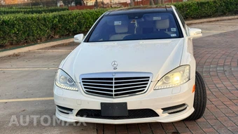 2012 Mercedes-Benz S-Class Sedan S 550 - miniatura 2