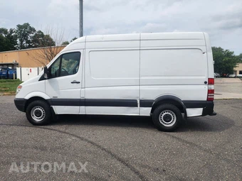 2012 Mercedes-Benz Sprinter 2500 Cargo Van Standard Roof 144.3" WB - miniatura 3