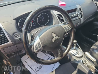2012 Mitsubishi Outlander SE – miniatura 10