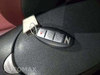 2012 Nissan 370Z Touring Convertible - miniatura 8