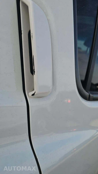 2012 Nissan Armada Platinum – miniatura 24