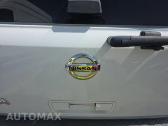 2012 Nissan Armada SV - miniatura 12