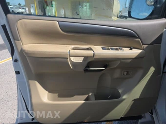 2012 Nissan Armada SV - miniatura 3