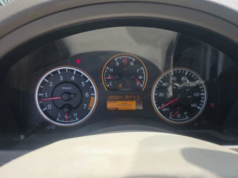 2012 Nissan Armada SV - miniatura 6