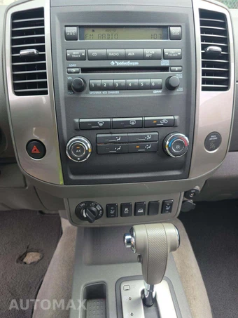 2012 Nissan Frontier SL Crew Cab Medium Bed - miniatura 10