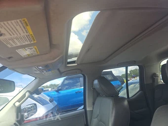2012 Nissan Frontier SL Crew Cab Medium Bed – miniatura 17