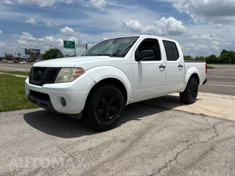 2012 Nissan Frontier SV Crew Cab Medium Bed - samochód z USA z aukcji Manheim, oferta Kup Teraz w AUTOMAX