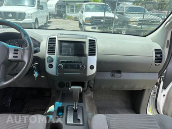 2012 Nissan Frontier SV Crew Cab Medium Bed - miniatura 23