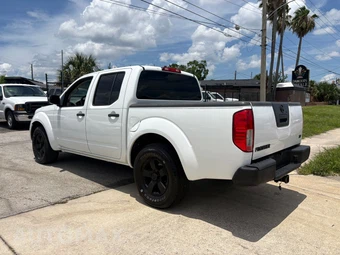 2012 Nissan Frontier SV Crew Cab Medium Bed - miniatura 3