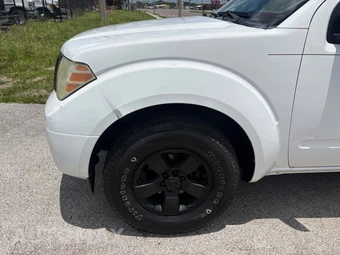 2012 Nissan Frontier SV Crew Cab Medium Bed - miniatura 9