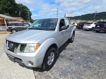 2012 Nissan Frontier SV Extended Cab Medium Bed