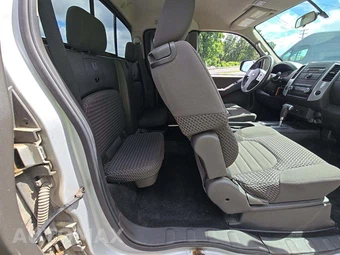 2012 Nissan Frontier SV Extended Cab Medium Bed – miniatura 13