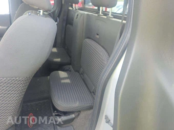 2012 Nissan Frontier SV Extended Cab Medium Bed – miniatura 13