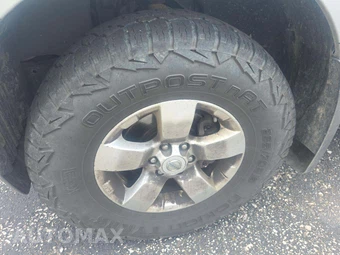 2012 Nissan Frontier SV Extended Cab Medium Bed – miniatura 25