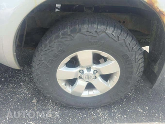 2012 Nissan Frontier SV Extended Cab Medium Bed – miniatura 30