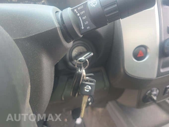 2012 Nissan Frontier SV Extended Cab Medium Bed – miniatura 8