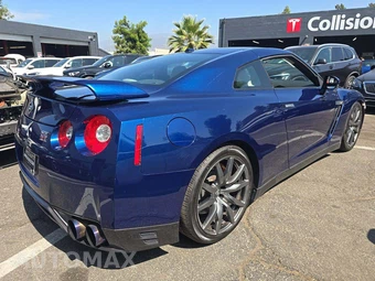 2012 Nissan GT-R Premium - miniatura 3