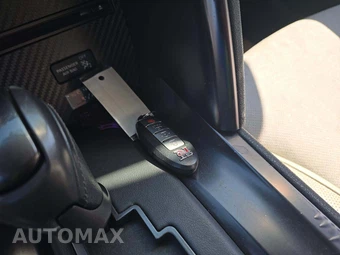 2012 Nissan GT-R Premium - miniatura 8