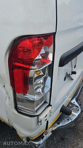 2012 Nissan NV1500 Cargo SV 146.1" WB - miniatura 27