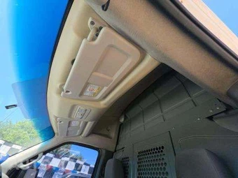 2012 Nissan NV2500 HD Cargo S High Roof 146.1" WB - miniatura 11