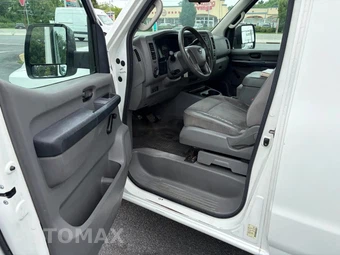 2012 Nissan NV2500 HD Cargo S High Roof 146.1" WB - miniatura 11