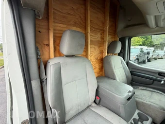 2012 Nissan NV2500 HD Cargo S High Roof 146.1" WB - miniatura 22