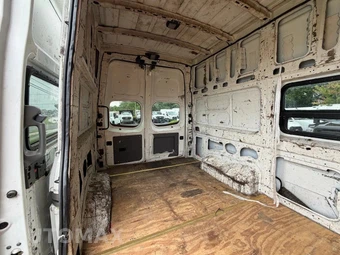 2012 Nissan NV2500 HD Cargo S High Roof 146.1" WB - miniatura 26