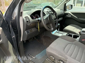 2012 Nissan Pathfinder S - miniatura 29