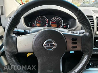 2012 Nissan Pathfinder S - miniatura 32