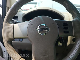 2012 Nissan Pathfinder S – miniatura 10