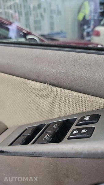 2012 Nissan Pathfinder S – miniatura 27