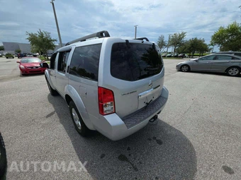 2012 Nissan Pathfinder S - miniatura 2