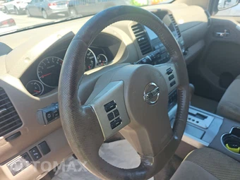2012 Nissan Pathfinder SV - miniatura 10