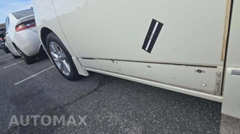 2012 Nissan Quest LE 118.1" WB - miniatura 36