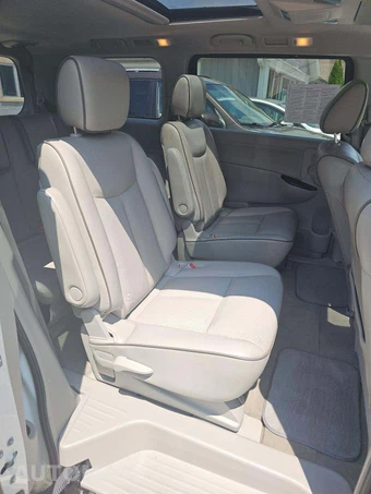 2012 Nissan Quest SL 118.1" WB - miniatura 16