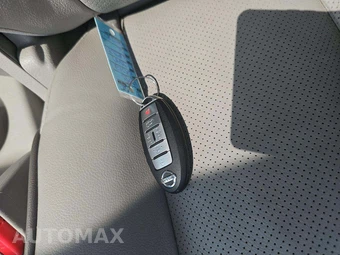 2012 Nissan Quest SL 118.1" WB - miniatura 8