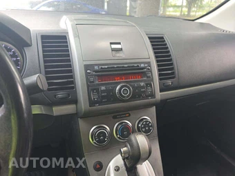 2012 Nissan Sentra 2.0 S – miniatura 10