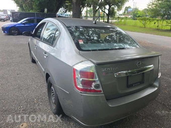 2012 Nissan Sentra 2.0 S – miniatura 2